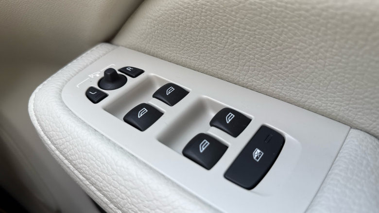 Volvo S60 2.0 B5P Inscription 4dr Auto Petrol Saloon